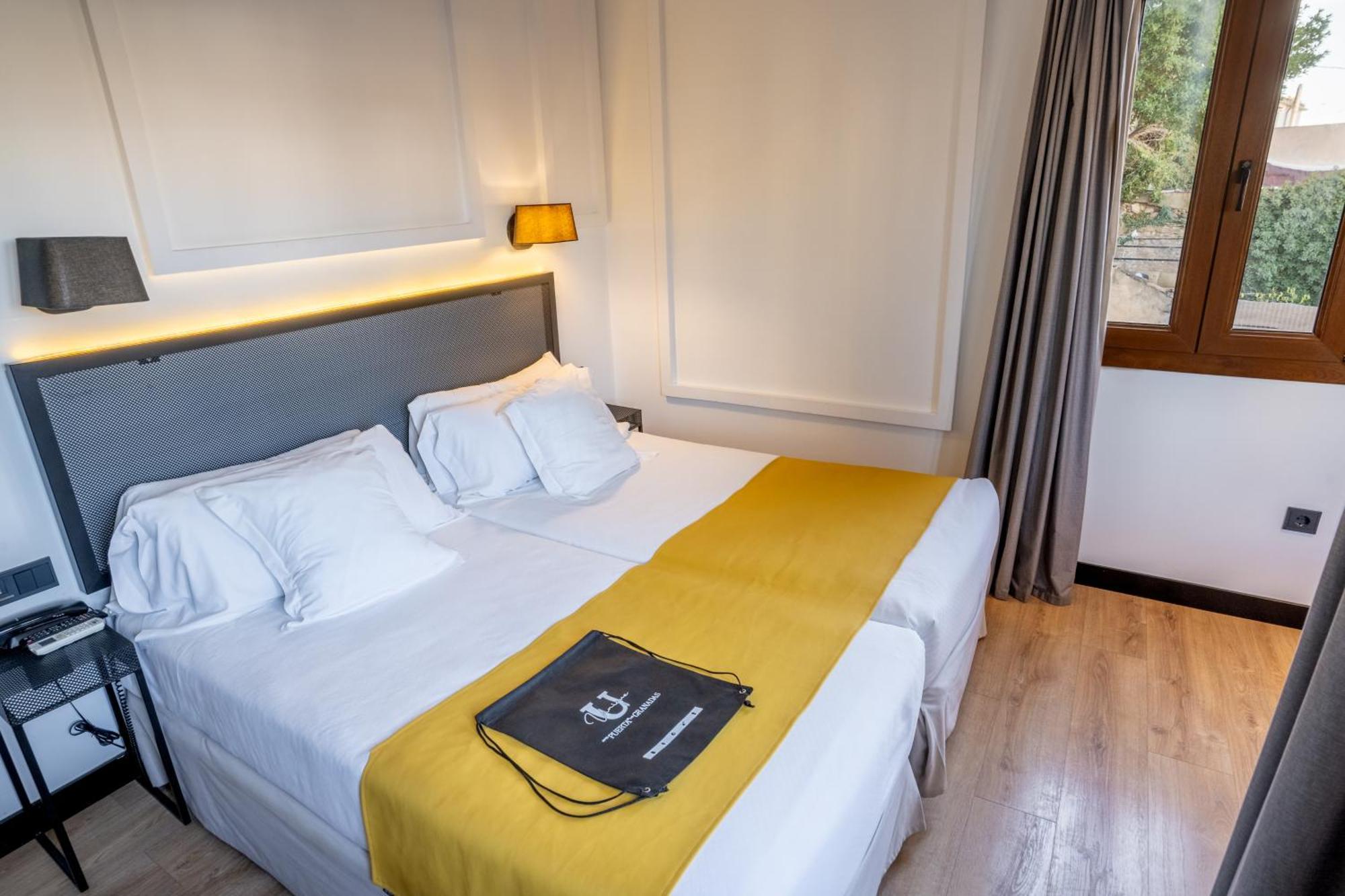 Hotel Boutique Puerta De Las Granadas Bagian luar foto